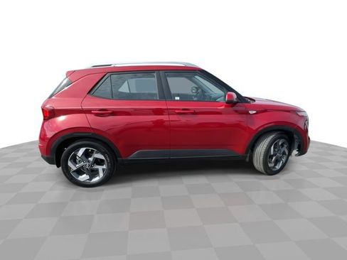 Used 2022 Hyundai Venue SEL image 9