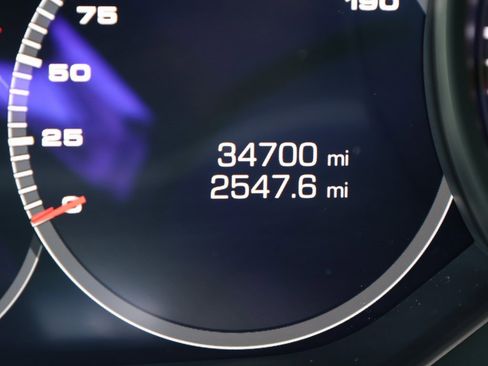 Used 2018 Porsche Panamera w/ Premium Package image 46