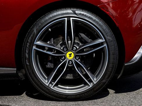 Used 2025 Ferrari Roma Spider image 19