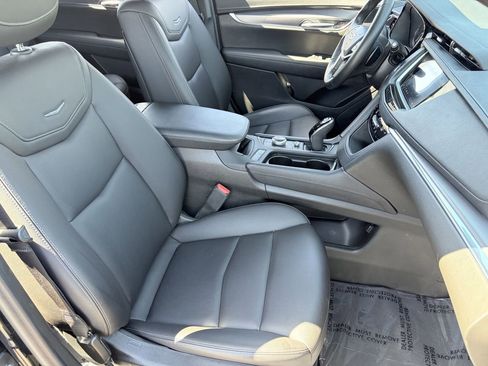 Certified 2023 Cadillac XT5 Luxury FWD image 11