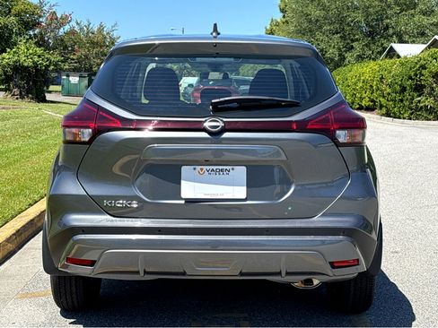 Certified 2025 Nissan Kicks Play S image 27