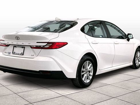 Used 2025 Toyota Camry LE image 11