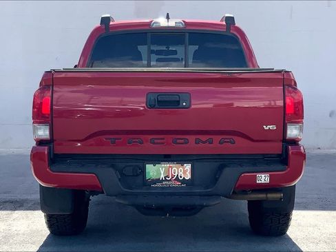 Used 2016 Toyota Tacoma SR AWD/4WD image 5
