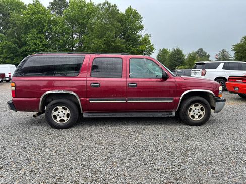 Used 2005 Chevrolet Suburban LS RWD image 7