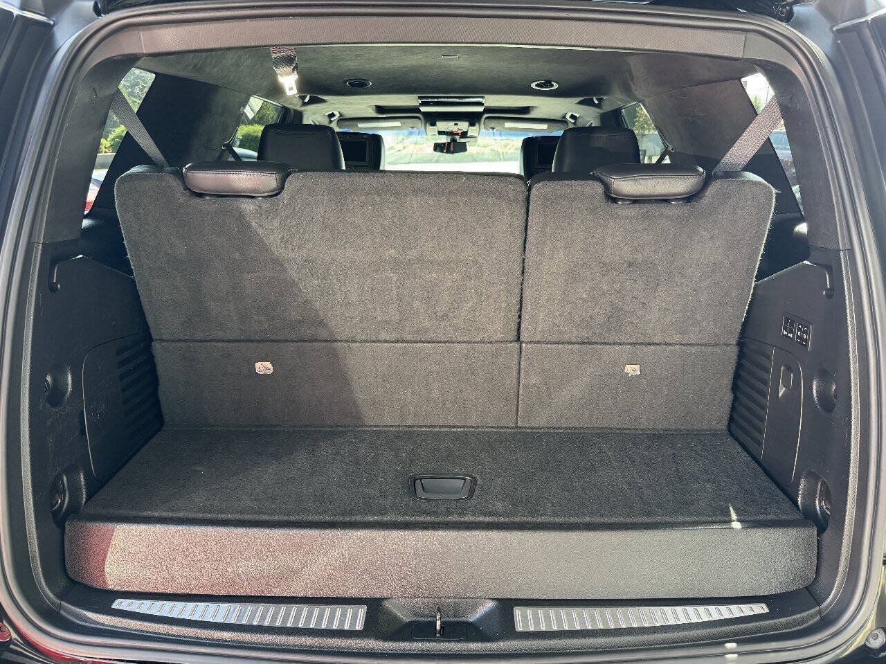 Used 2019 Cadillac Escalade Platinum RWD image 7
