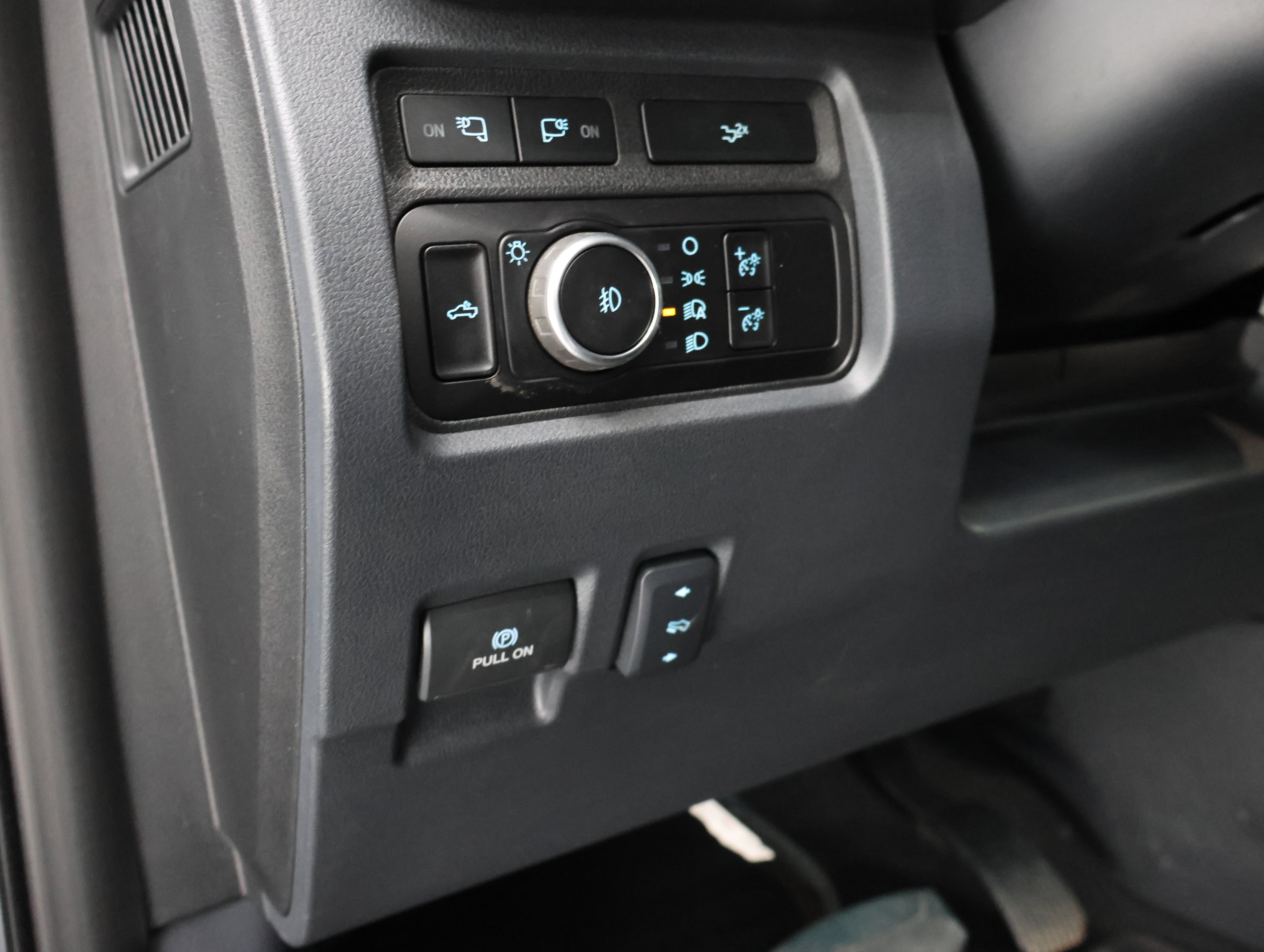 Used 2023 Ford F350 Lariat w/ Lariat Ultimate Package AWD/4WD image 49