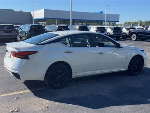 Used 2025 Nissan Altima 2.5 SV w/ SV Special Edition Package image 8