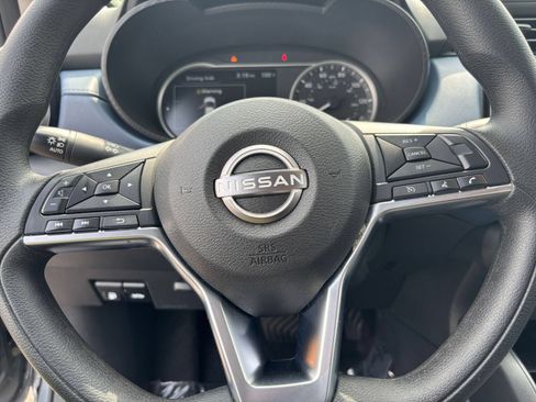 Used 2025 Nissan Versa SV FWD image 25