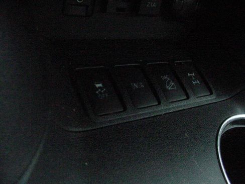 Used 2019 Toyota Highlander XLE image 18