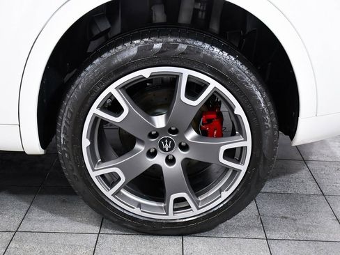 Used 2021 Maserati Levante image 8