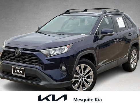 Used 2020 Toyota RAV4 XLE Premium image 1