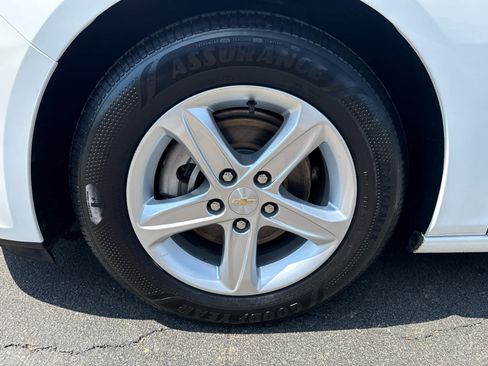 Used 2024 Chevrolet Malibu LS FWD image 9