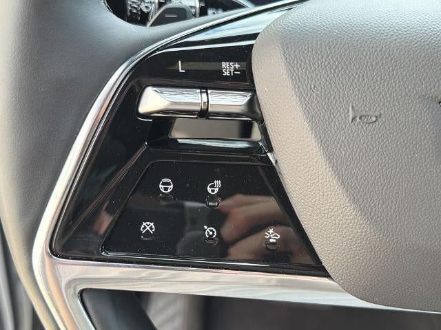 Certified 2025 Cadillac Escalade Premium Luxury w/ LPO, Floor Liner Package AWD/4WD image 27