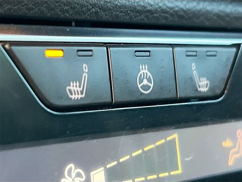 Used 2023 Nissan Sentra SR w/ SR Premium Package image 19