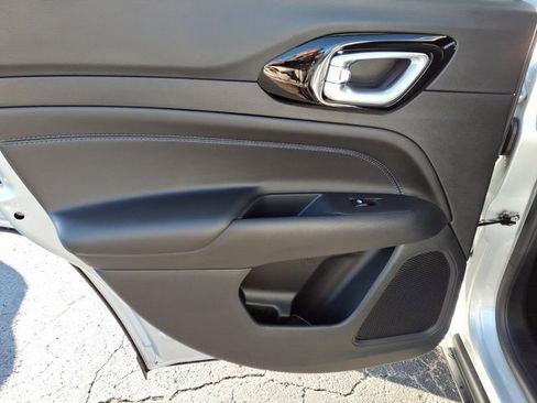 New 2026 Jeep Compass Latitude image 10