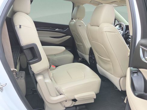 Used 2019 Buick Enclave Essence image 23