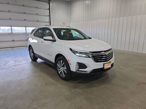 Used 2023 Chevrolet Equinox Premier AWD/4WD image 2