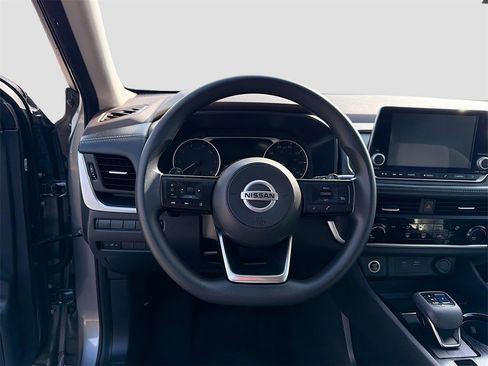 Used 2021 Nissan Rogue S image 11