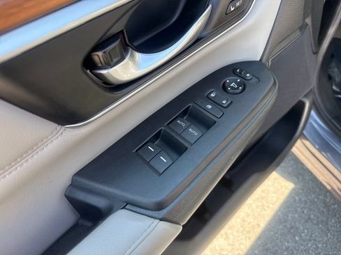 Certified 2019 Honda CR-V Touring image 10