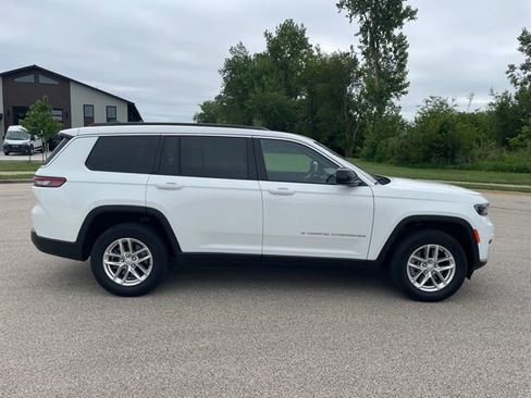 Used 2024 Jeep Grand Cherokee L Laredo AWD/4WD image 2