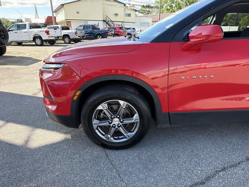 Used 2023 Chevrolet Blazer LT AWD/4WD image 9