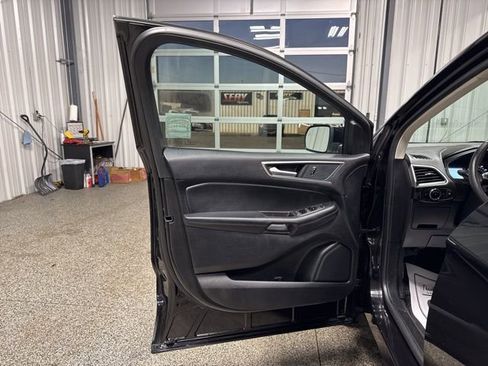 Used 2024 Ford Edge SEL image 7