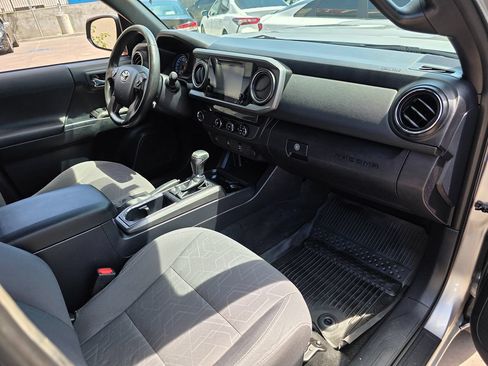 Used 2017 Toyota Tacoma TRD Sport w/ Tow Package RWD image 14