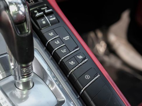 Used 2016 Porsche Panamera S image 28