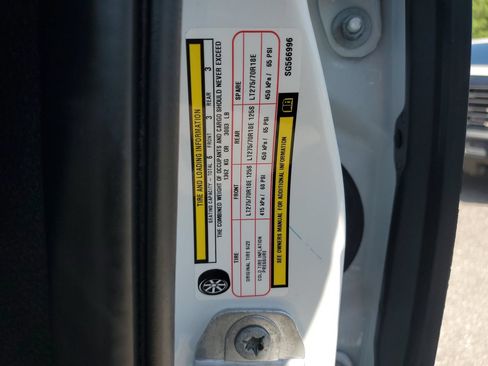 Used 2025 RAM 2500 Big Horn AWD/4WD image 32