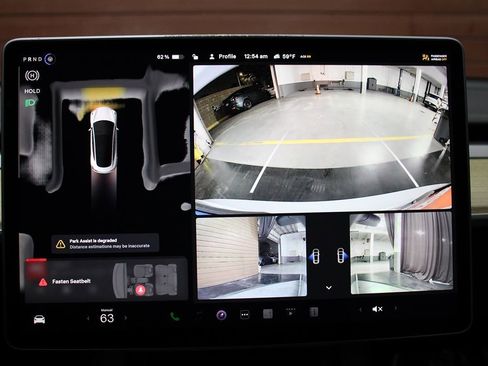 Used 2023 Tesla Model 3 Standard Range image 2