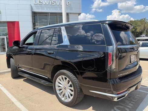 Used 2022 Cadillac Escalade Luxury AWD/4WD image 11