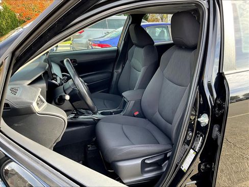 Used 2023 Toyota Corolla Cross LE image 10