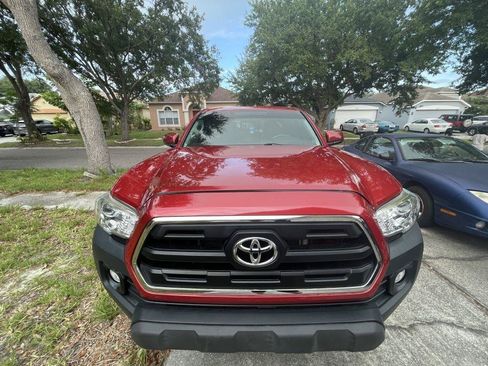 Used 2017 Toyota Tacoma SR5 RWD image 1
