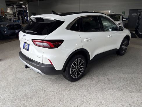 Used 2024 Ford Escape Base w/ PHEV Premium Package image 8