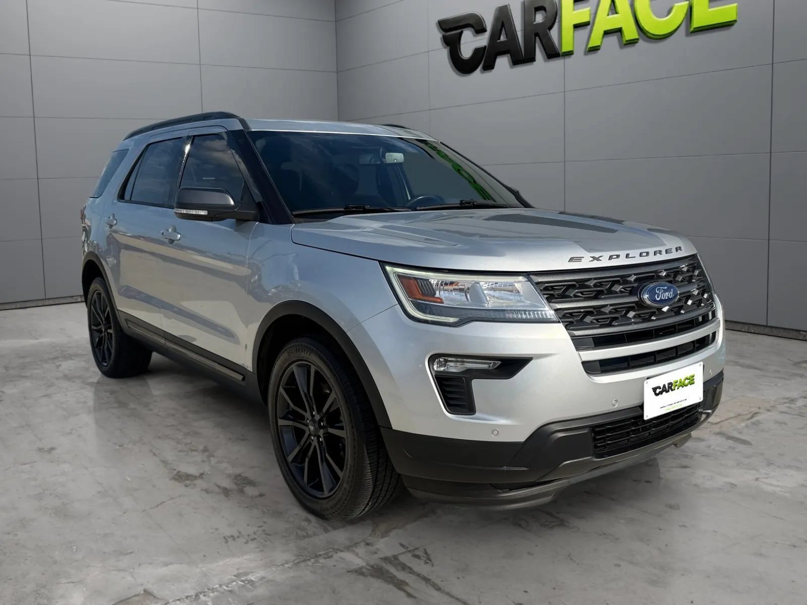 Used 2019 Ford Explorer XLT w/ Equipment Group 202A AWD/4WD image 4