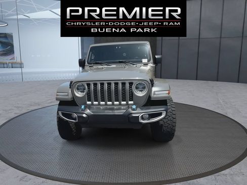 Used 2022 Jeep Wrangler Unlimited Sahara AWD/4WD image 3