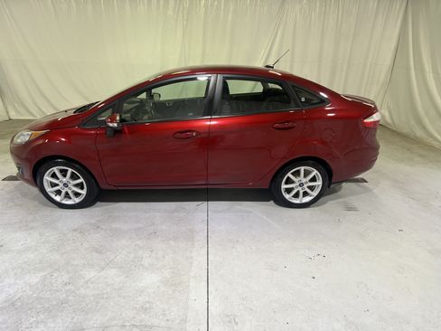 Used 2015 Ford Fiesta SE w/ Equipment Group 201A FWD image 7