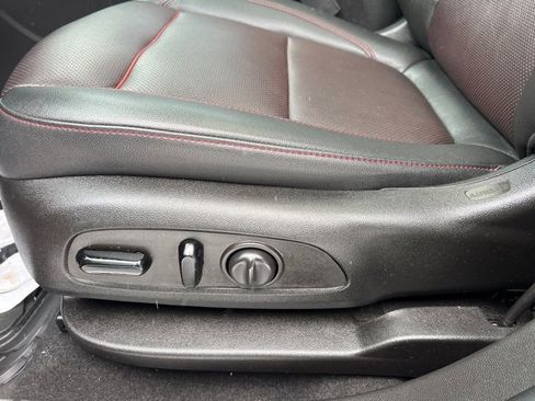 Used 2021 Chevrolet Blazer RS w/ Enhanced Convenience Package image 23