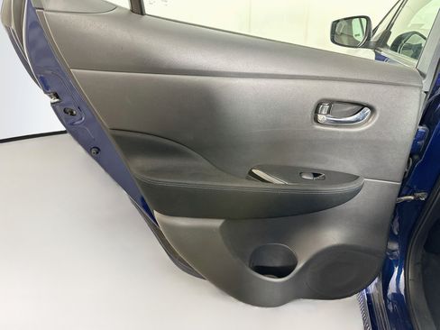 Used 2019 Nissan Leaf SV w/ SV Technology Package FWD image 26