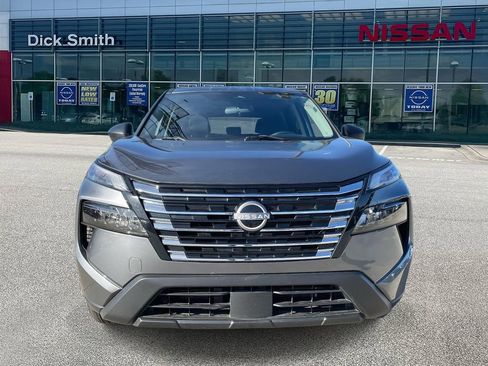 Used 2024 Nissan Rogue S image 2