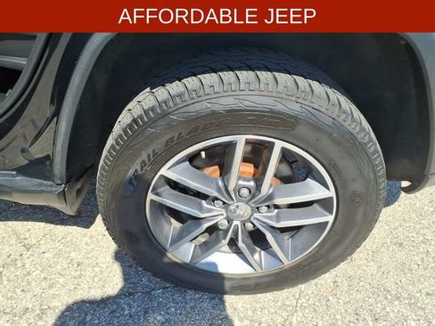 Used 2017 Jeep Grand Cherokee Limited w/ Trailer Tow Group IV AWD/4WD image 16