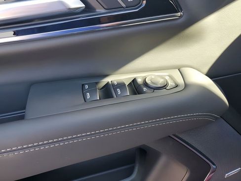 New 2026 GMC Yukon XL Elevation image 29