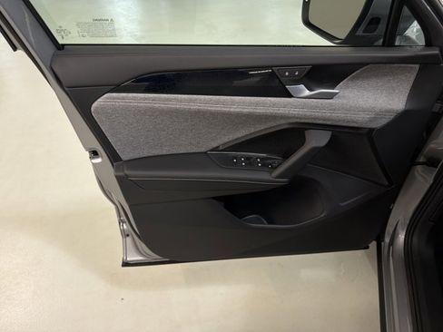 New 2026 Volkswagen Tiguan S FWD image 17