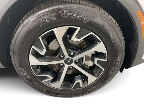 Used 2025 Kia Sportage EX FWD image 7