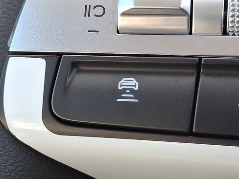 Certified 2025 Hyundai Tucson SE image 19