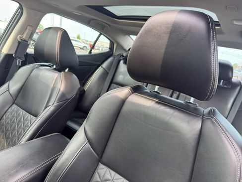 Used 2017 Nissan Maxima Platinum FWD image 27