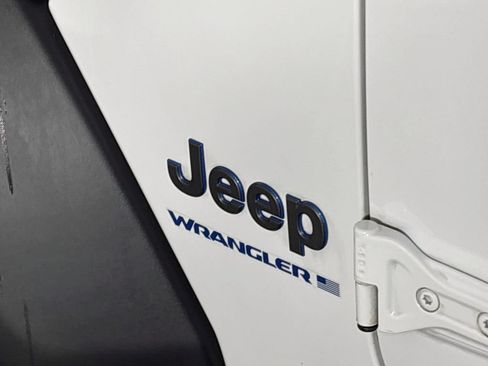 Used 2023 Jeep Wrangler Unlimited Rubicon 4xe w/ Cold Weather Group AWD/4WD image 24