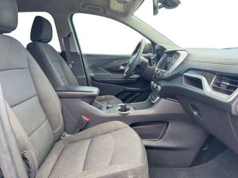 Used 2022 GMC Terrain SLE w/ Driver Convenience Package FWD image 17