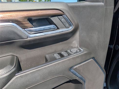 Used 2024 Chevrolet Silverado 1500 RST AWD/4WD image 19