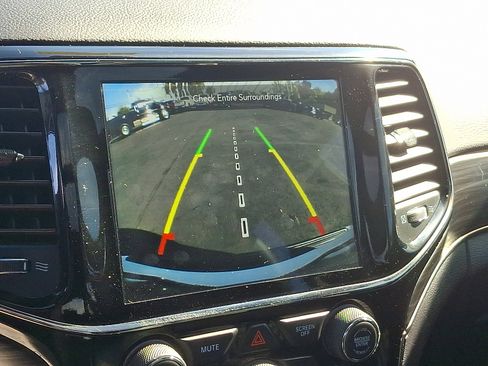 Used 2019 Jeep Grand Cherokee Limited X image 24